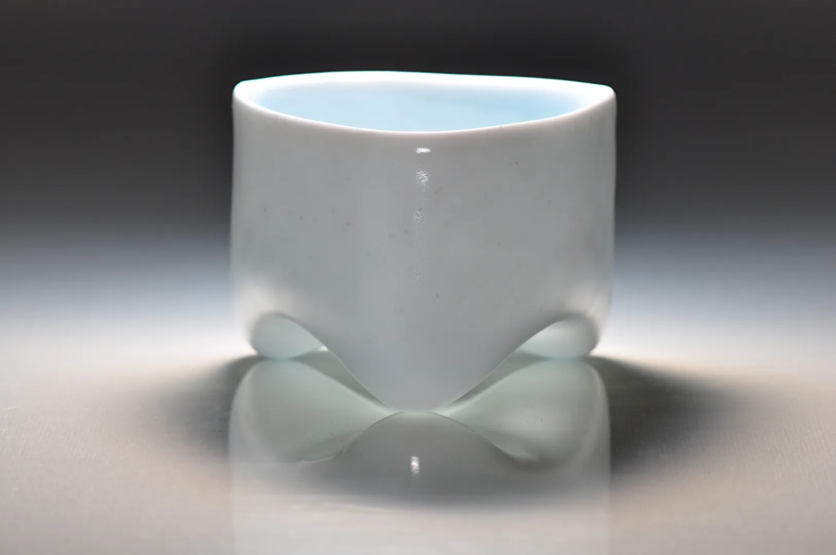Tripod Sake Cup Southern Ice Porcelain
