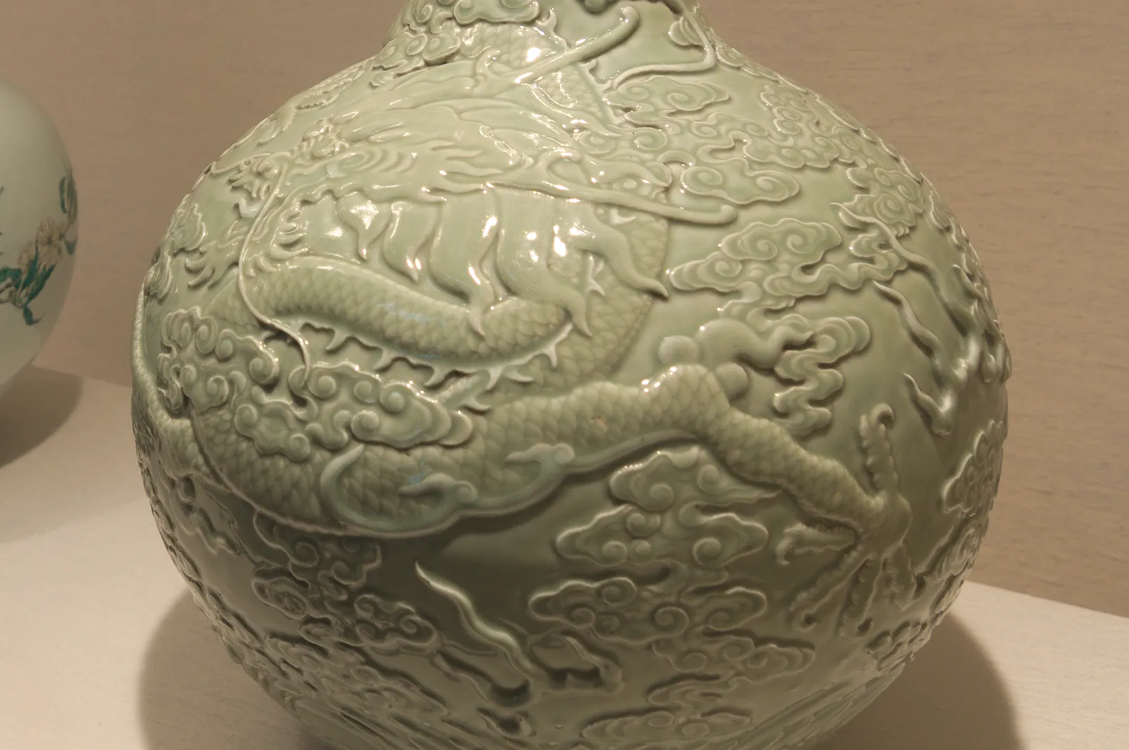 Vase with dragon and clouds - detail