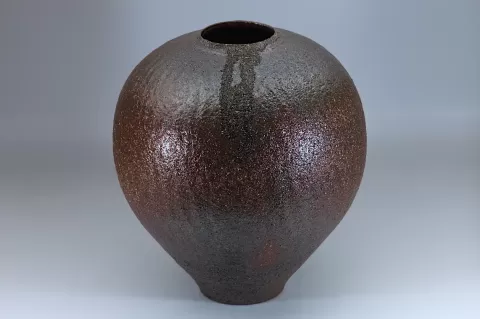 Chattered Spherical Vase Chattered Spherical Vase