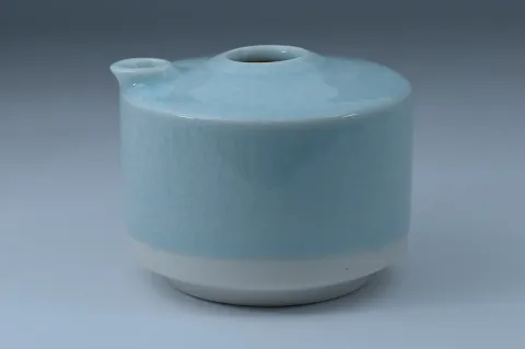 Flask 4 Ice Blue Crackle Glaze